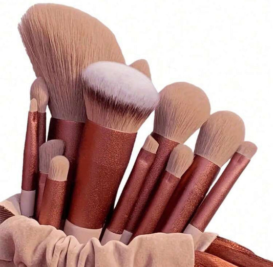 Makeup Brush Set 13 Pcs Premium Synthetic Foundation Powder Concealers Eye Shadows Blush With Organizer Bag